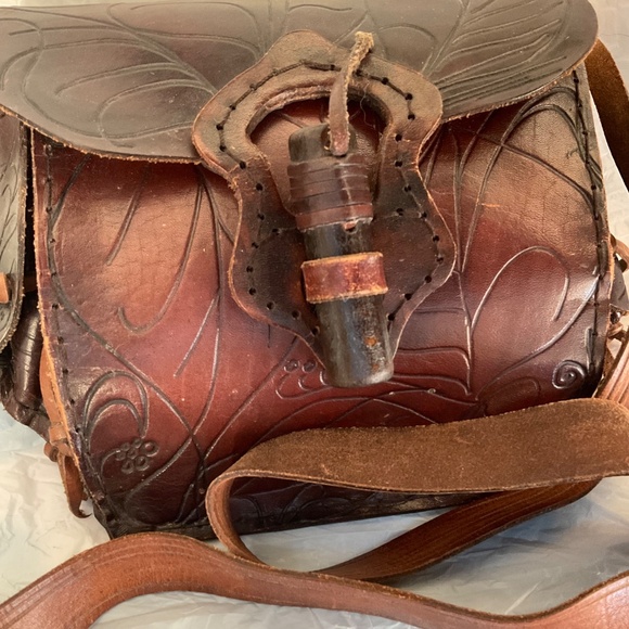 VINTAGE LEATHER PURSE - Picture 3 of 10